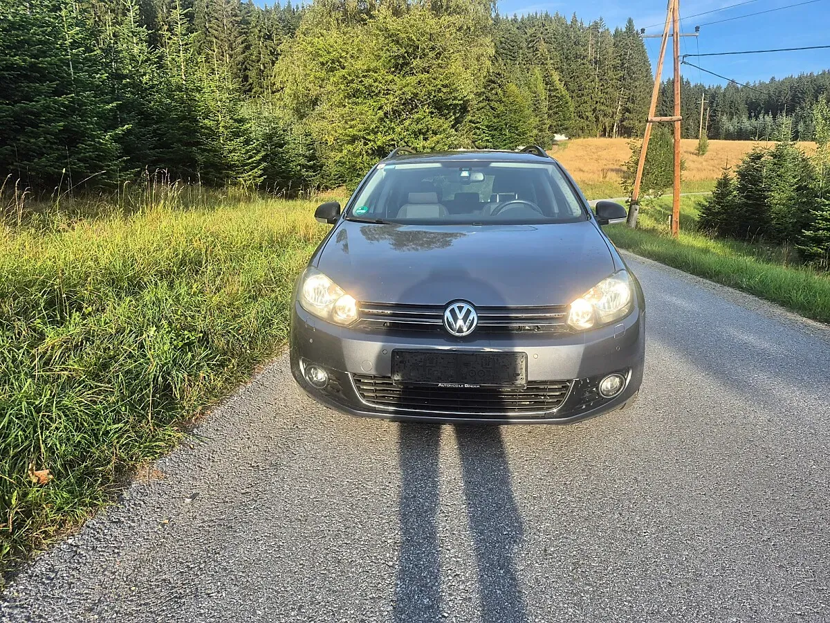 Volkswagen Golf 2012 photo 2