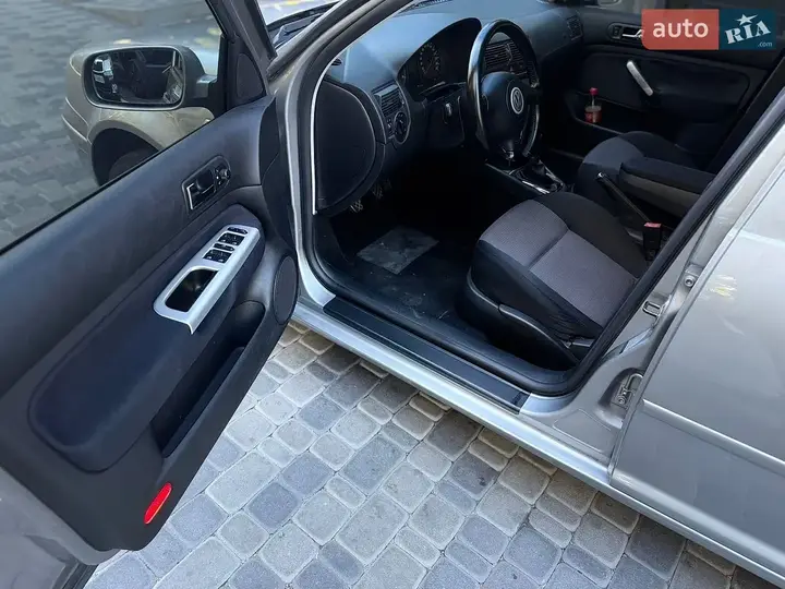 Volkswagen Golf 2003 photo 5