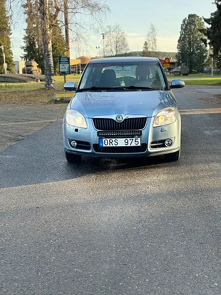 Skoda Fabia 2008 photo 2