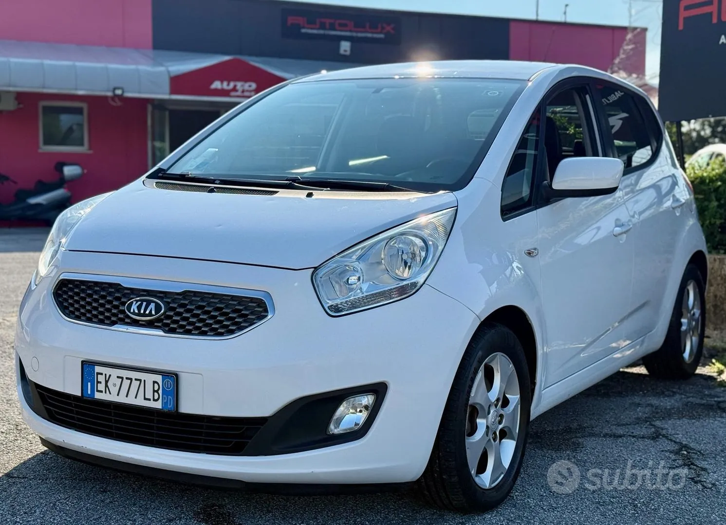 Kia Venga 2011 photo 4