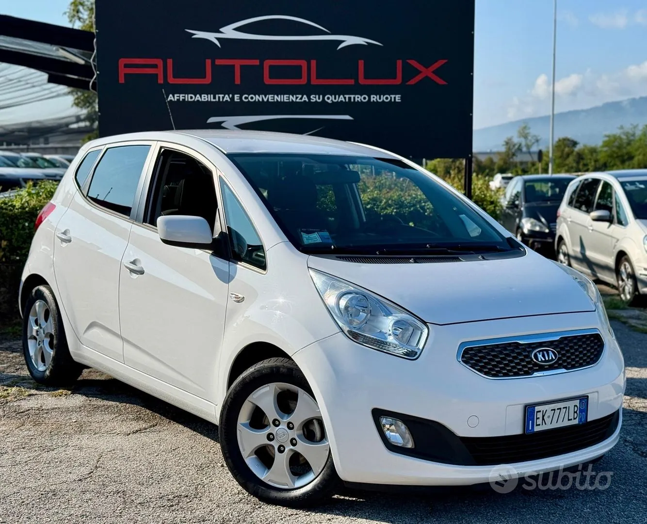 Kia Venga 2011 photo 2