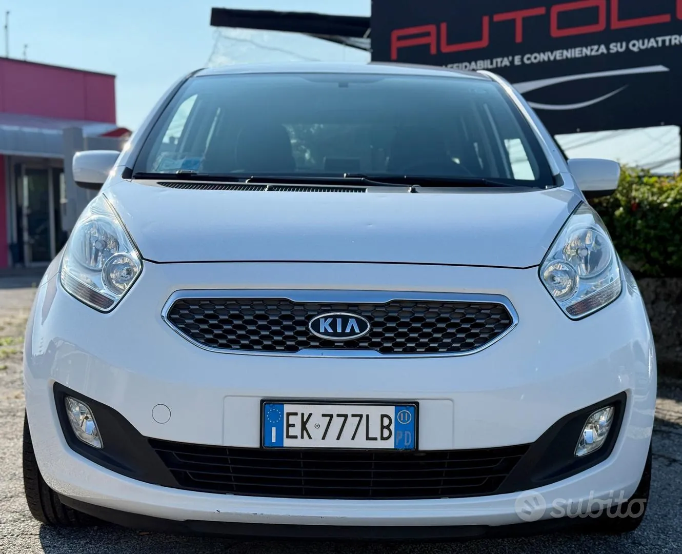 Kia Venga 2011 photo 3