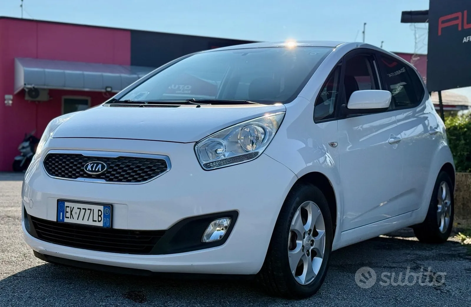 Kia Venga 2011 photo 5