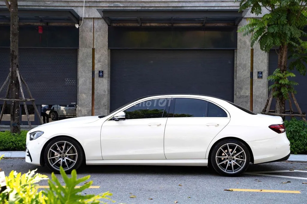 Mercedes-Benz E-Class 2021 photo 5