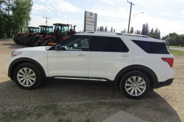 Ford Explorer 2022 photo 2