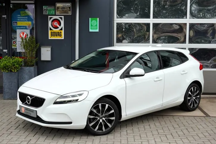 Volvo V40 2019 photo 2