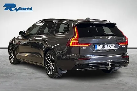 Volvo V60 2025 photo 2