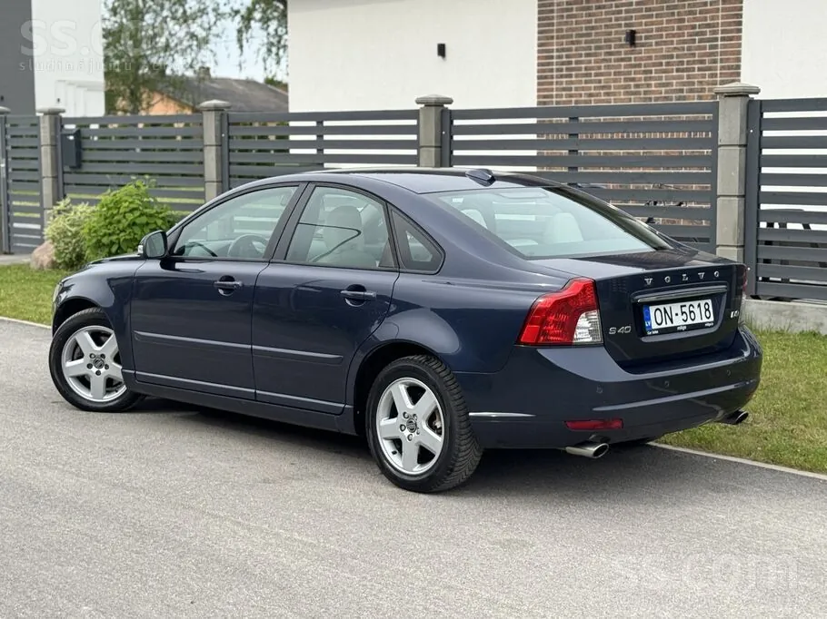 Volvo S40 2012 photo 2