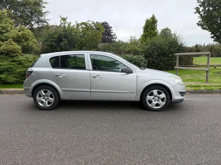 Vauxhall Astra 2007 photo 5