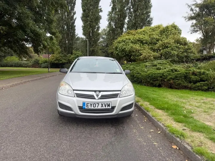 Vauxhall Astra 2007 photo 3