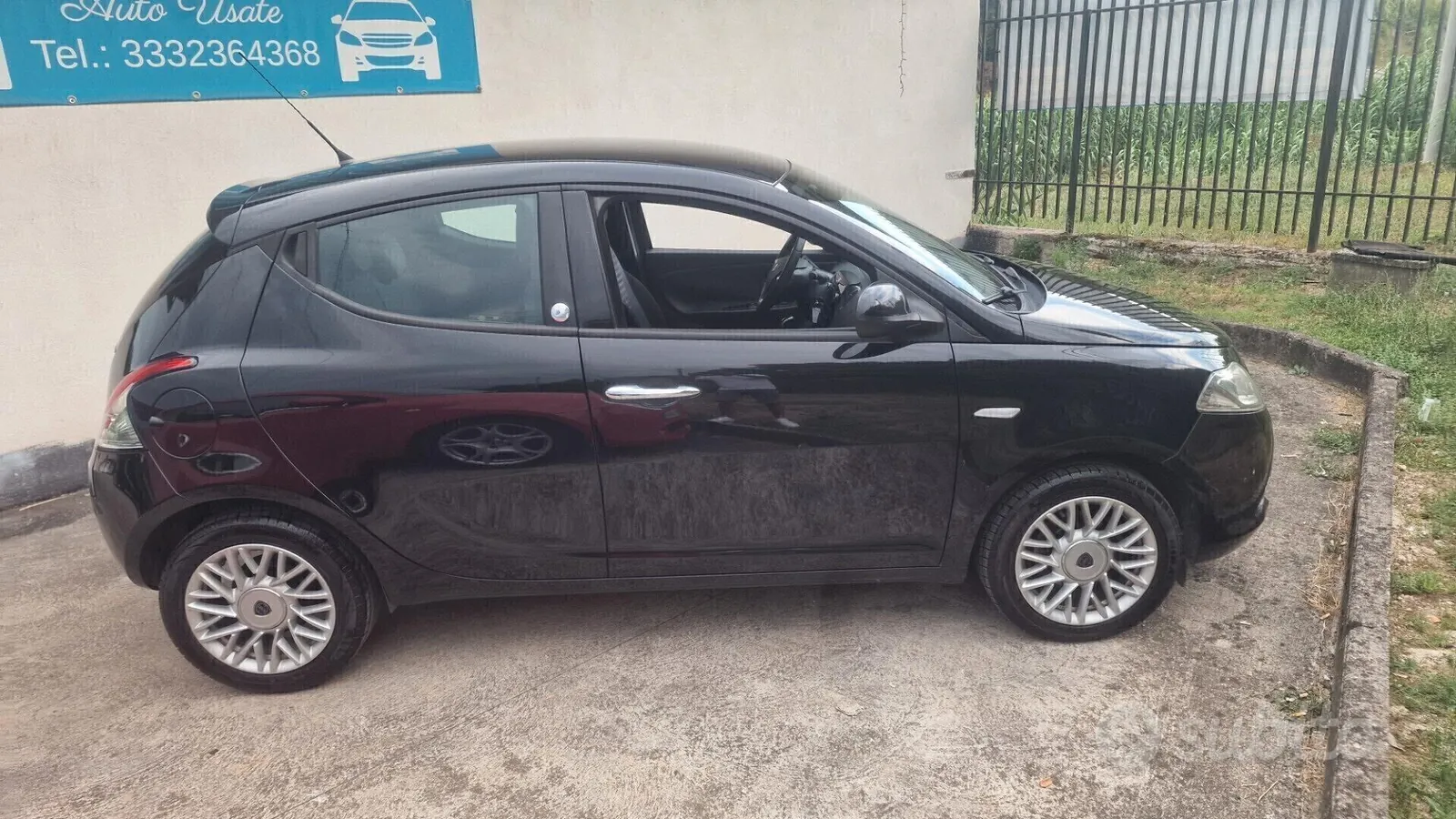 Lancia Ypsilon 2015 photo 2