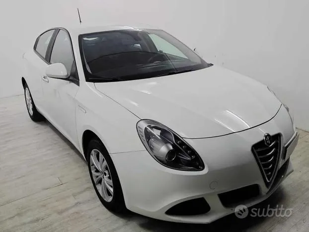 Alfa Romeo Giulietta 2016 photo 2