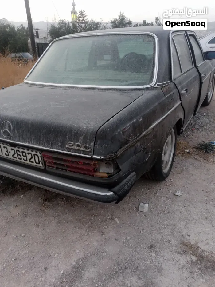 Mercedes-Benz 230 1980 photo 4