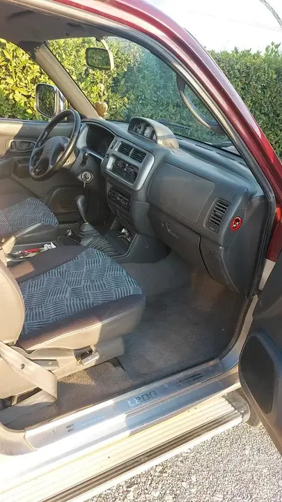 Mitsubishi L200 2000 photo 5