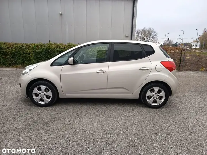 Kia Venga 2011 photo 5