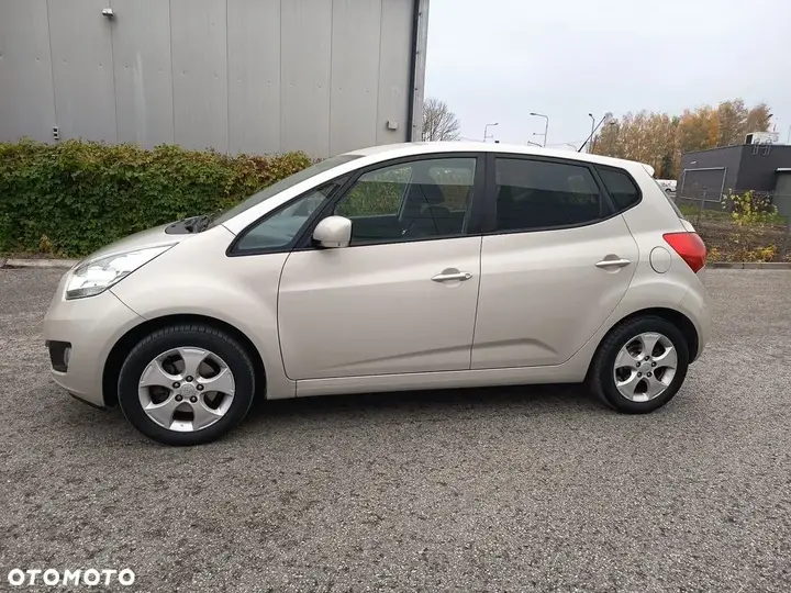 Kia Venga 2011 photo 4
