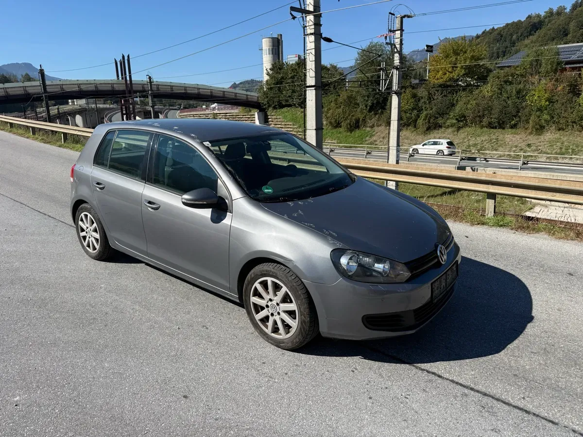 Volkswagen Golf 2010 photo 3