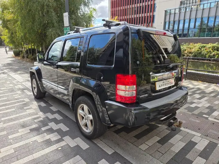 Jeep Cherokee 2008 photo 3