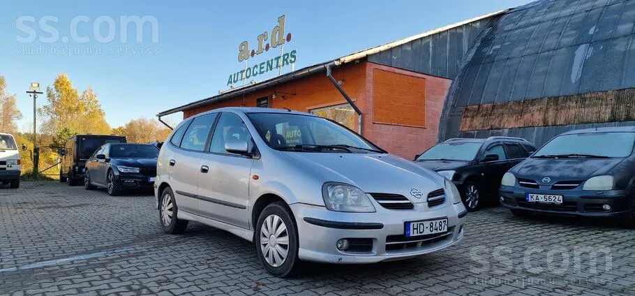 Nissan Almera Tino