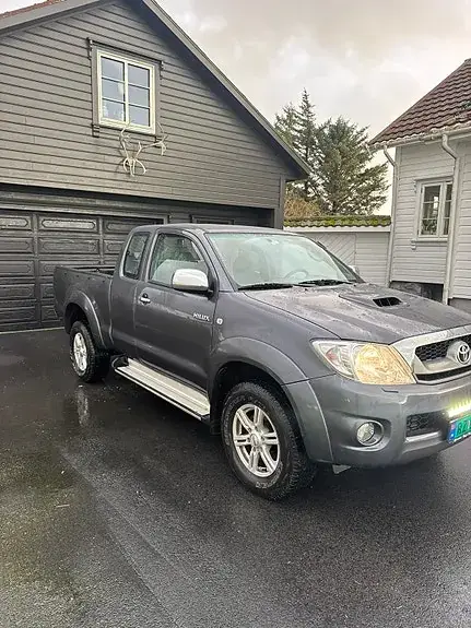 Toyota Hilux 2010 photo 2