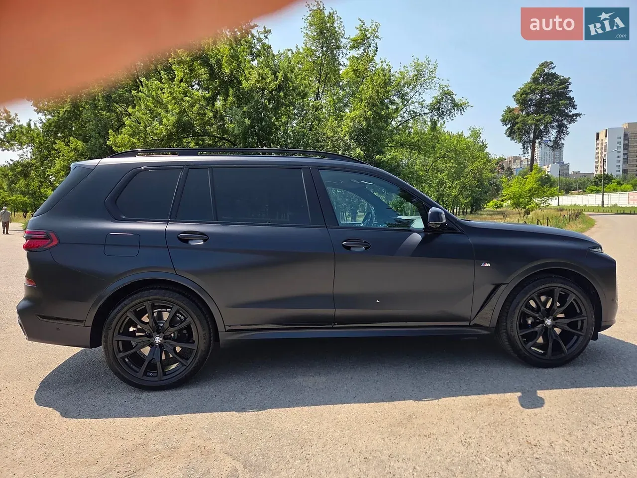 BMW X7 2024 photo 2