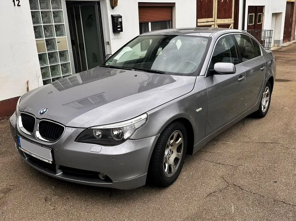 BMW 520I