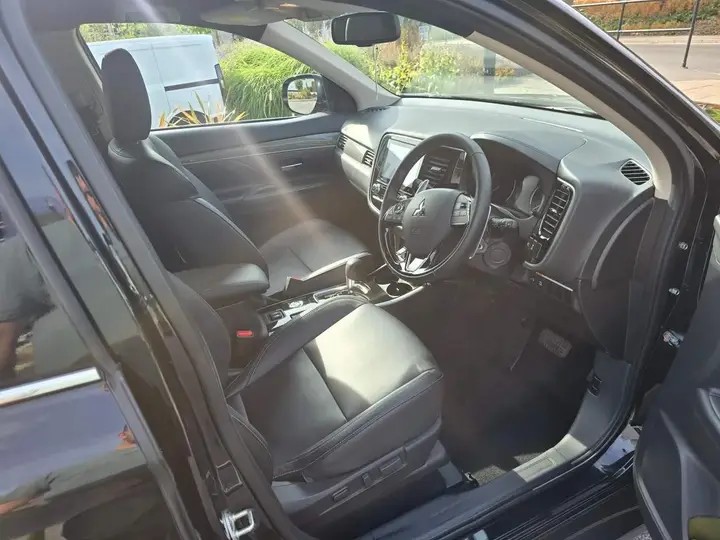 Mitsubishi Outlander 2020 photo 5