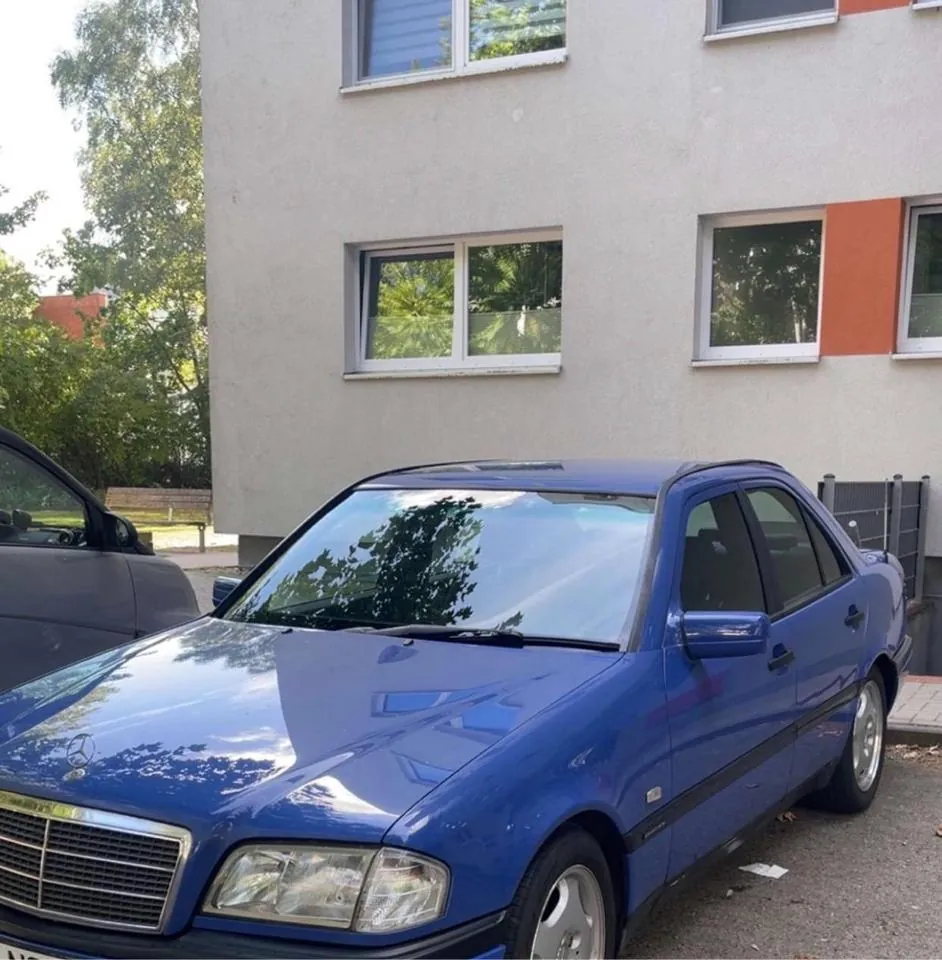 Mercedes-Benz C180