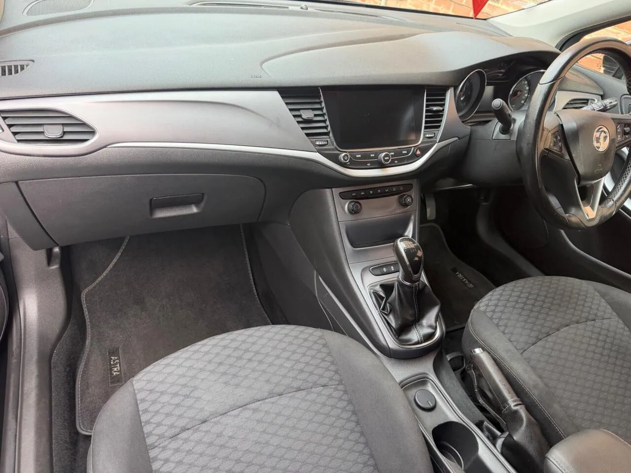 Vauxhall Astra 2017 photo 5