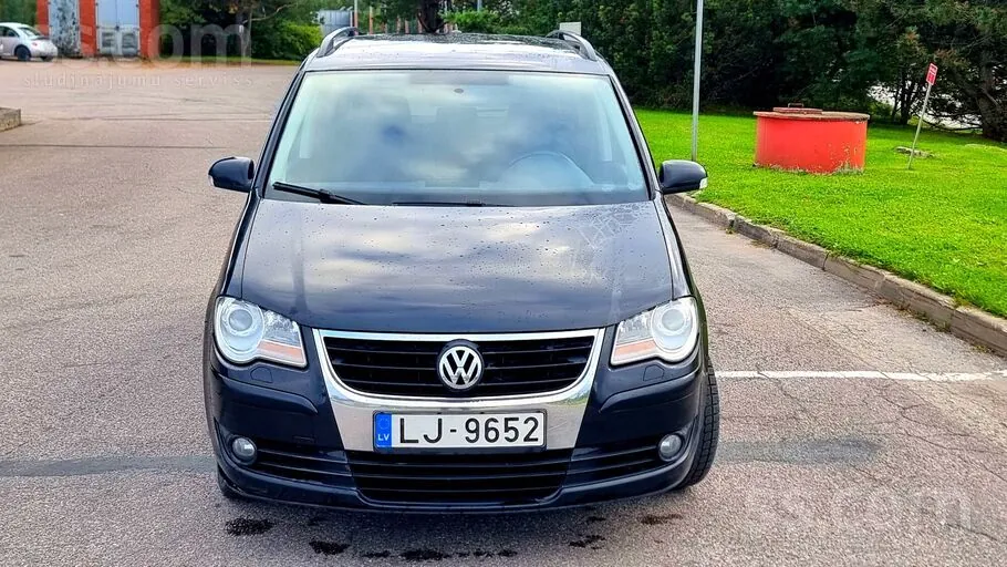Volkswagen Touran 2008 photo 2