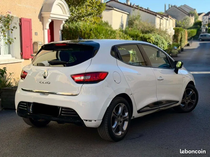 Renault Clio 2014 photo 2