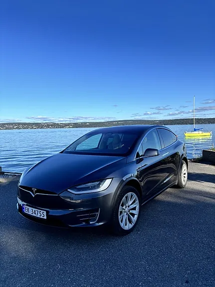 Tesla Model X 2017 photo 2