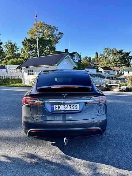 Tesla Model X 2017 photo 4