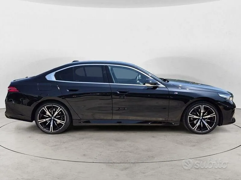 BMW 5 Series 2023 photo 5