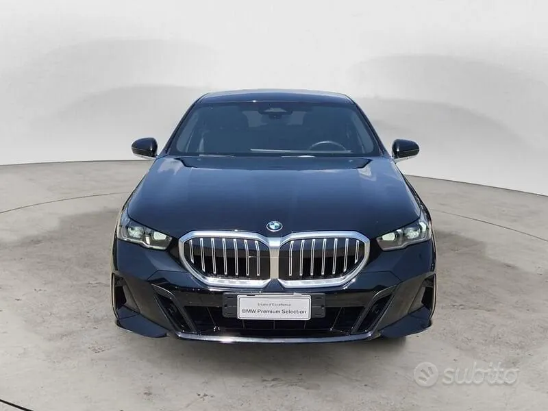 BMW 5 Series 2023 photo 2