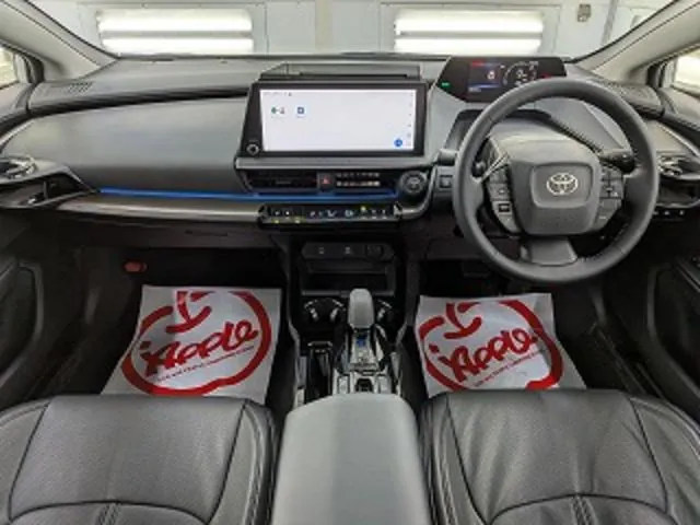 Toyota Prius 2024 photo 2
