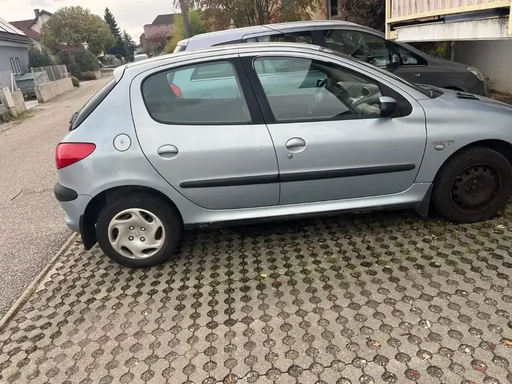 Peugeot 206 2002 photo 3