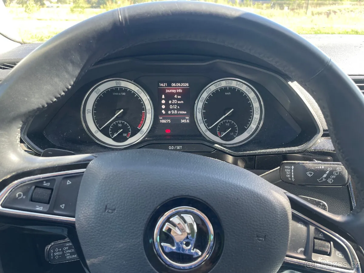 Skoda Superb 2016 photo 2