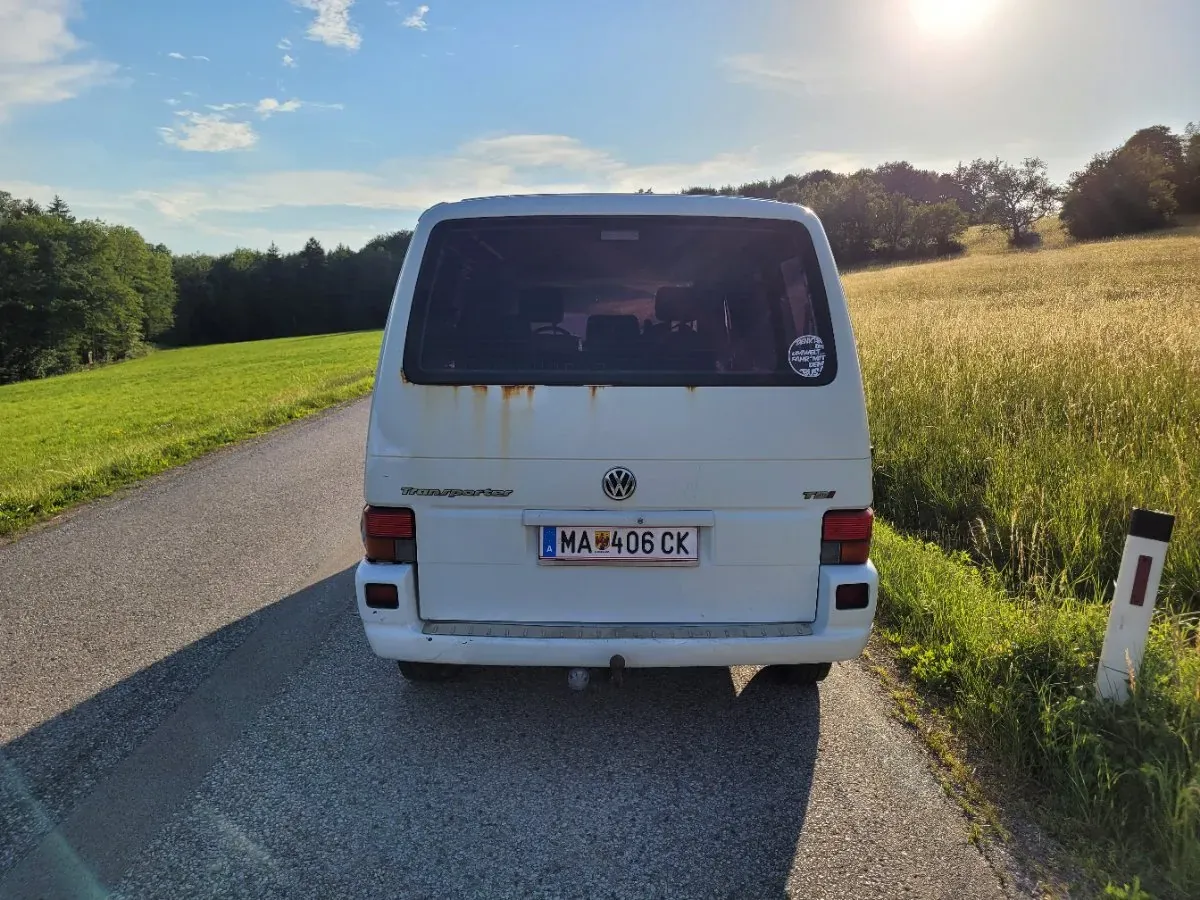 Volkswagen T4 2002 photo 3