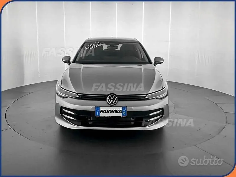 Volkswagen Golf 2026 photo 2
