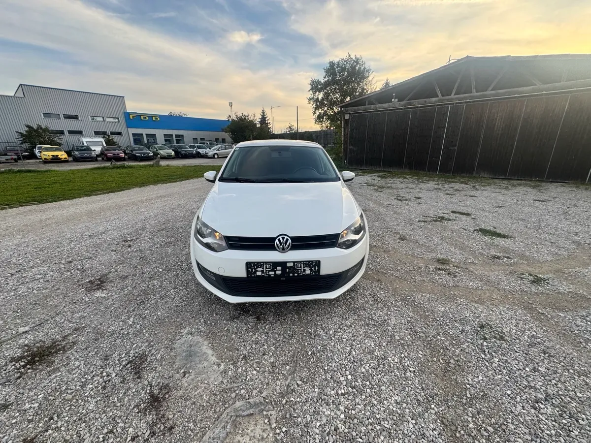 Volkswagen Polo 2011 photo 2