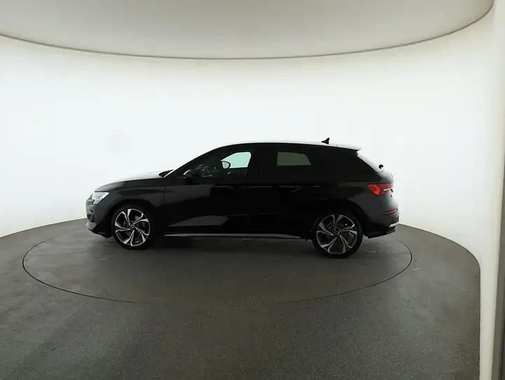 Audi A3 Sportback 2025 photo 2