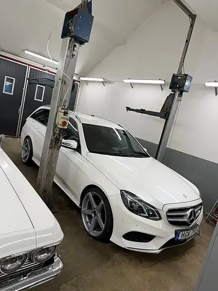Mercedes-Benz E250