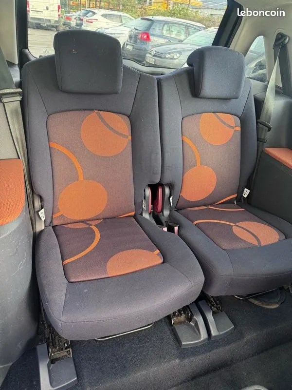 Peugeot 1007 2008 photo 4
