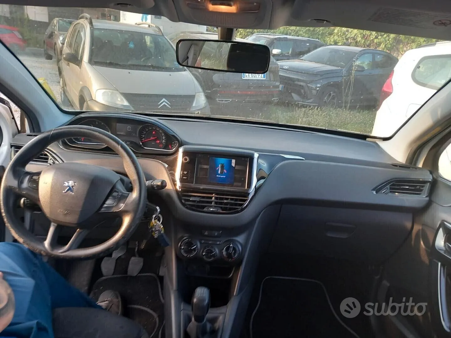Peugeot 208 2012 photo 4