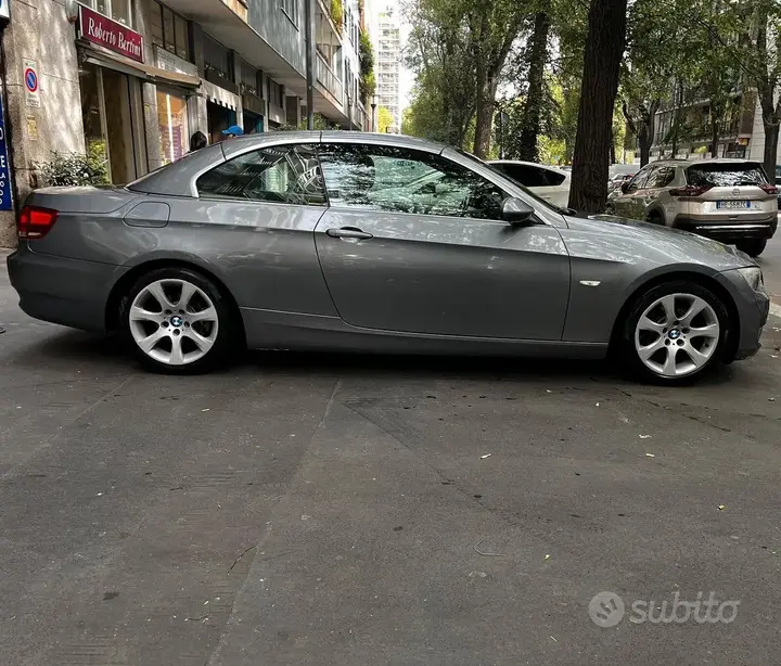 BMW 325I 2009 photo 4