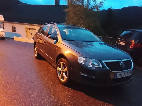 Volkswagen Passat 2010 photo 2