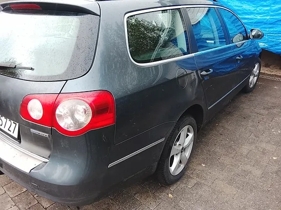 Volkswagen Passat 2010 photo 3