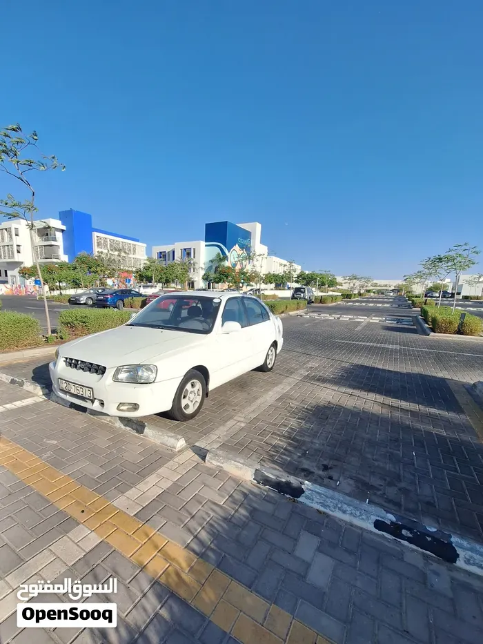 Hyundai Verna 1999 photo 2