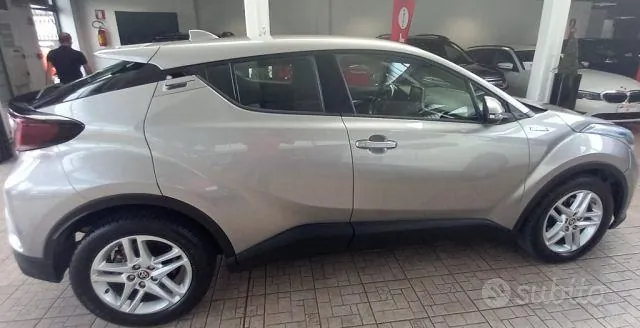 Toyota C-Hr 2021 photo 2
